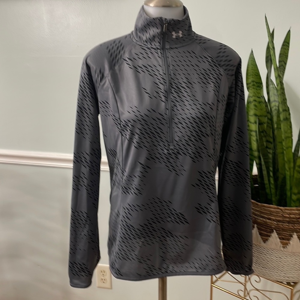 UNDER ARMOUR performance shirt